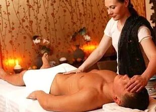 A massagem da próstata é a base para o tratamento da prostatite em homens